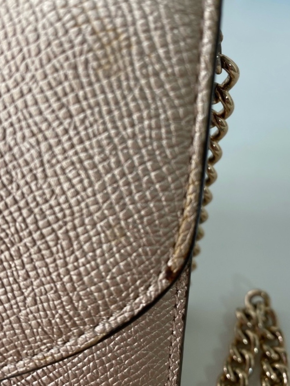 Coach RARE Metallic Rose Gold Chain Crossbody Bag. Very good condition. - Picture 5 of 16